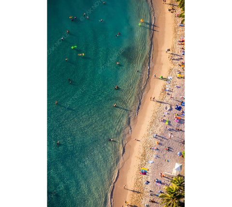 Waikiki coastline full with visiting tourists