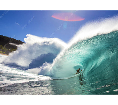 Surf photographer Zak Noyle at Pipeline