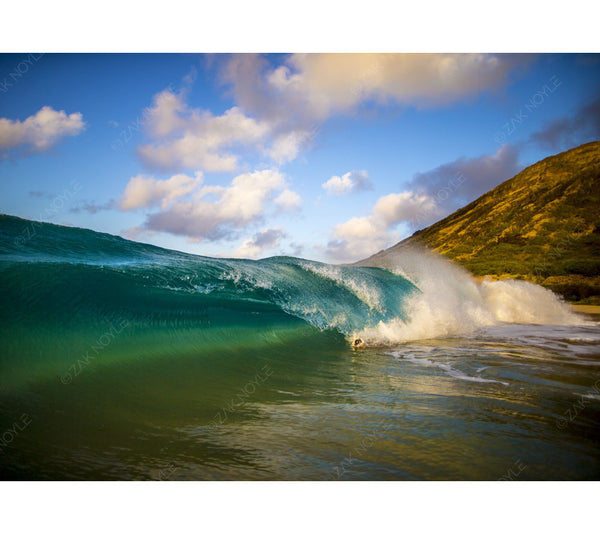 Wave image of the shore break at Sandy's Beach on Oahu