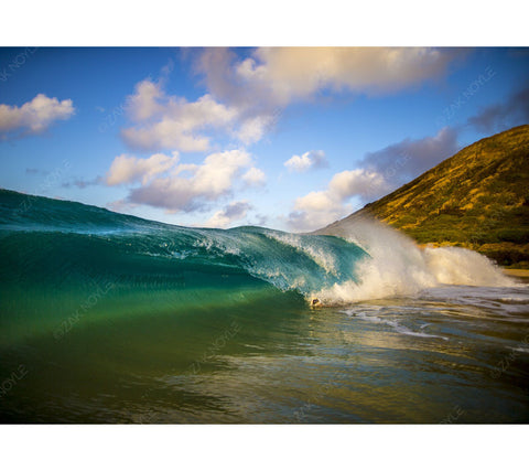 Wave image of the shore break at Sandy's Beach on Oahu