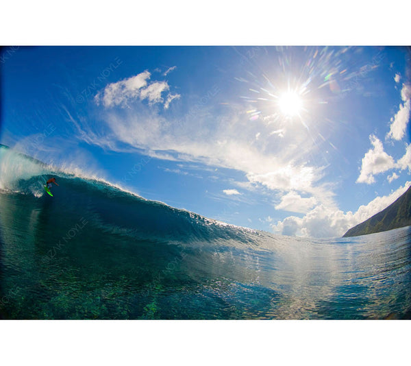 Surf photograph of wave in Tahiti